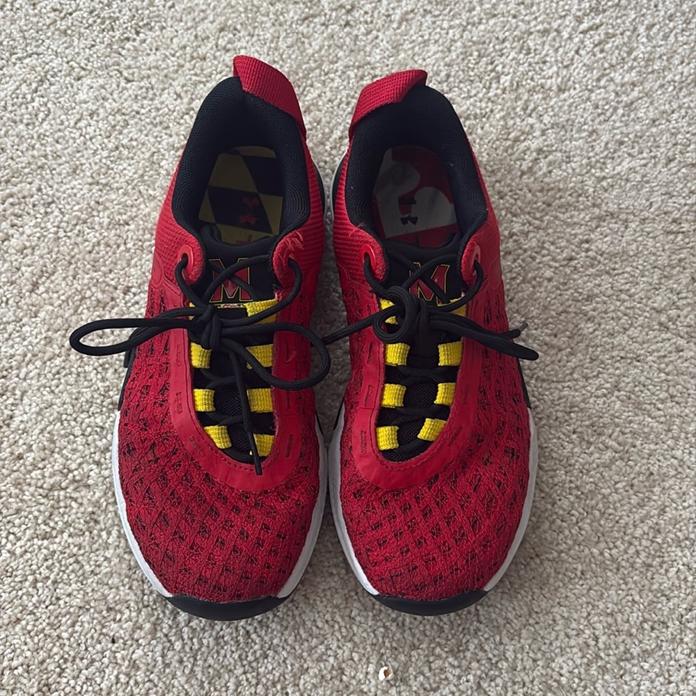 Under armor Maryland running sneakers